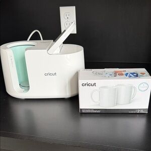 Cricut Mug Press with White Mug Set